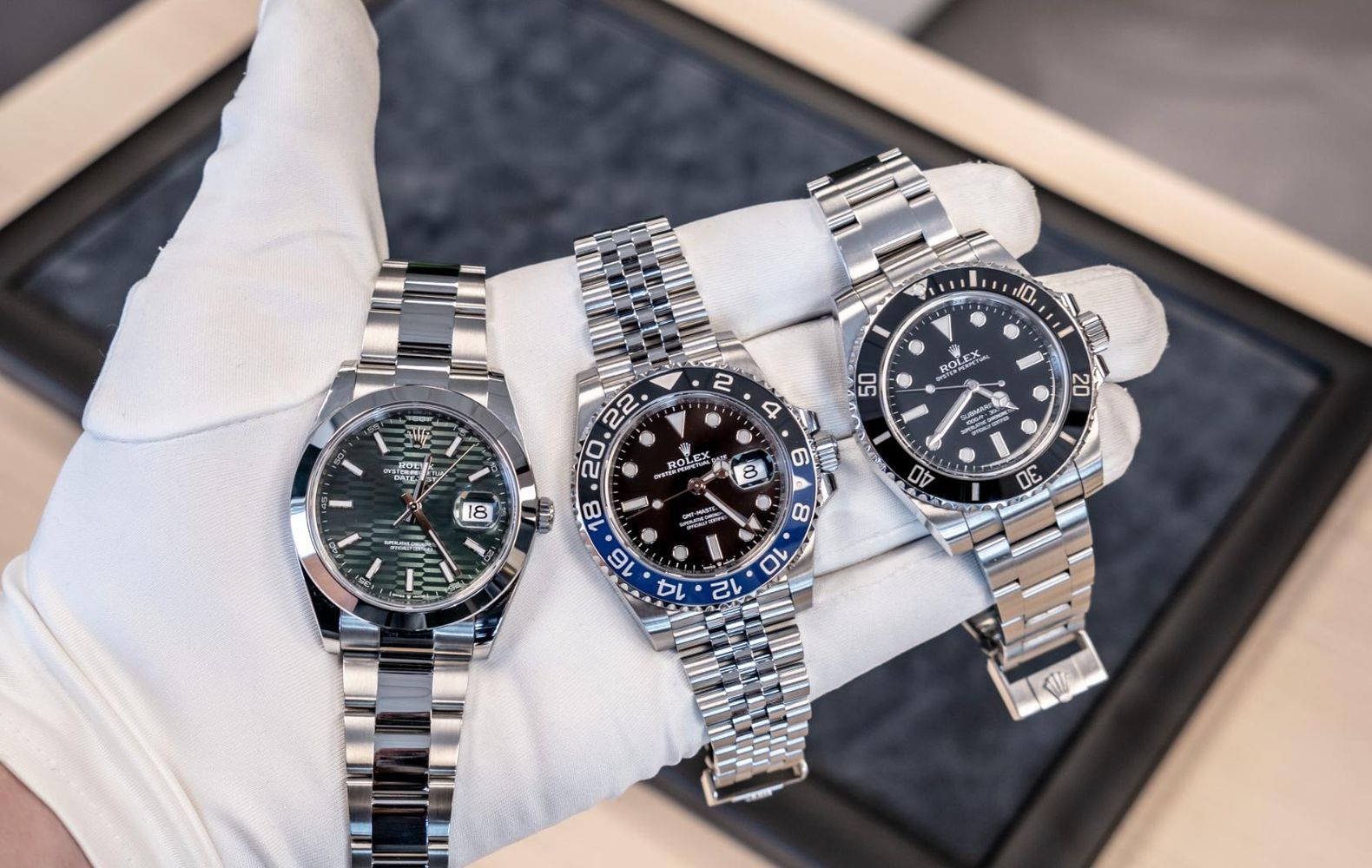 Vérifier numéro de série montre online rolex