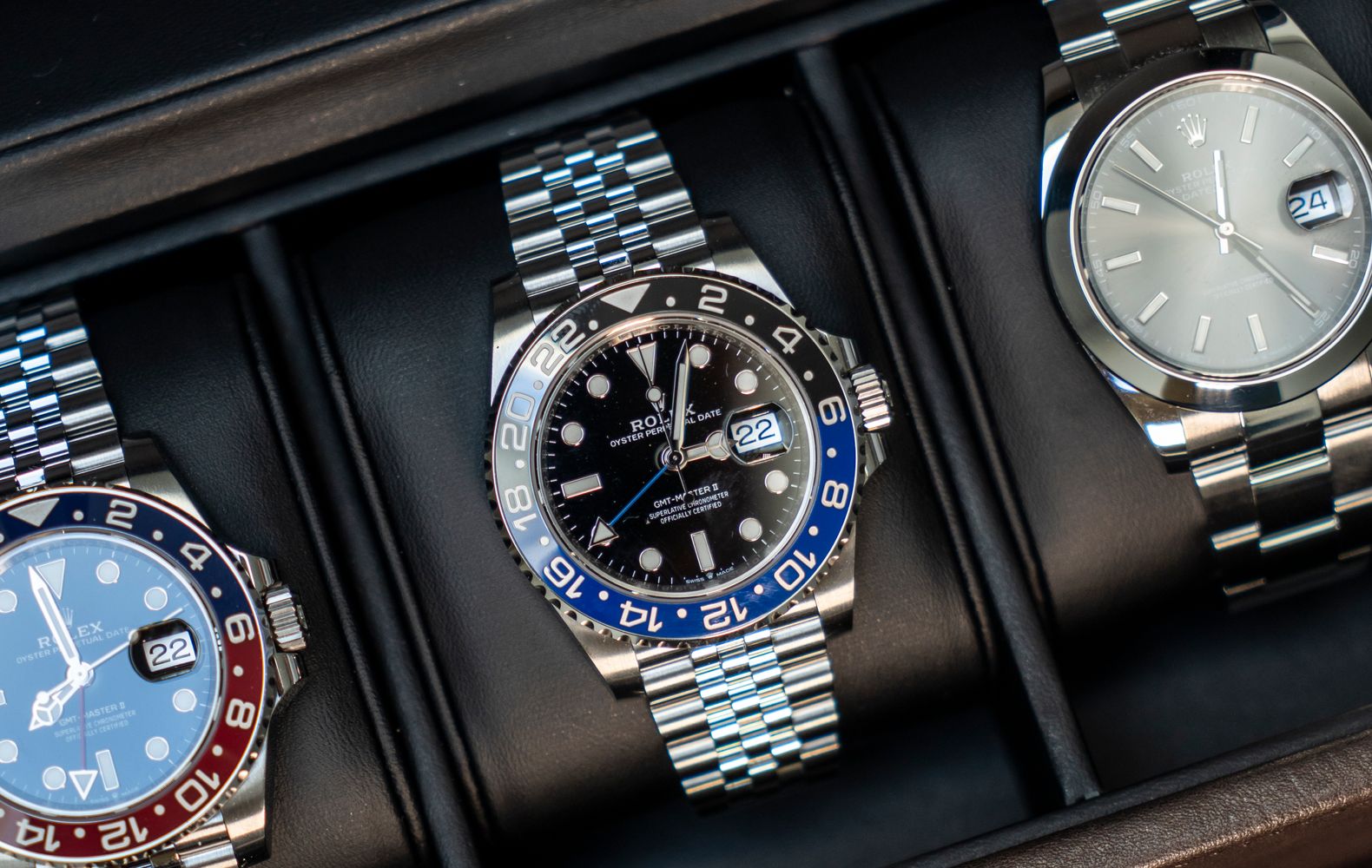 Storing automatic online watches