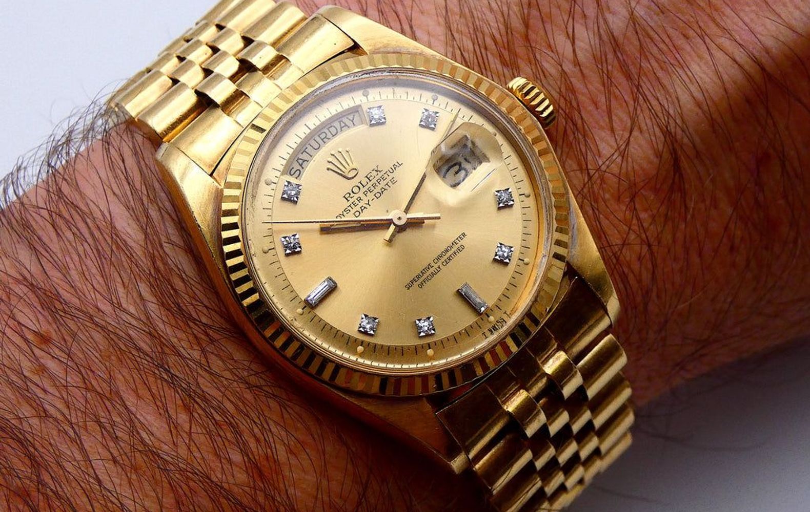 Where is the serial number on on sale a rolex oyster perpetual day date