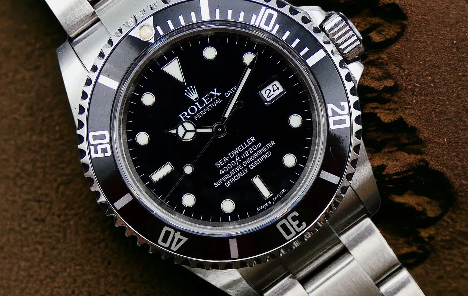 Rolex Submariner vs Sea-Dweller: Unveiling the Depths of Diver Watches