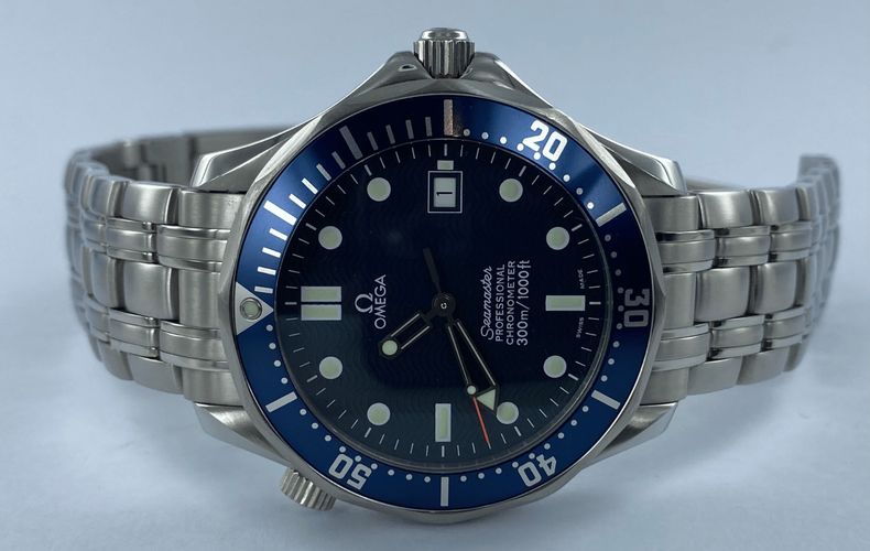 Omega Seamaster Diver 300M Guide & Comparison 2025