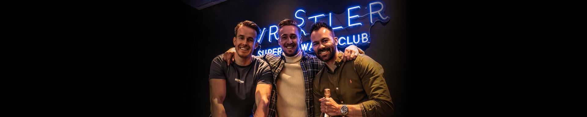 team Wristler contact header