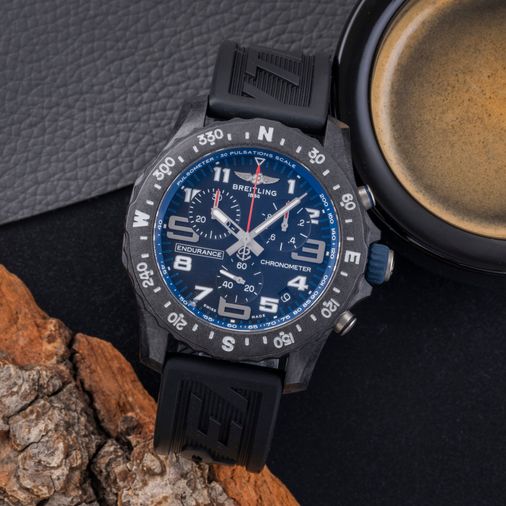Breitling mit schwarzem Zifferblatt » Aktuelle Preise Infos