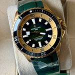 Breitling Superocean 42 N17375201L1S1 (Unknown (random serial)) - Green dial 42 mm Bronze case (1/5)