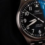 IWC Pilot Mark IW327011 (2017) - Grey dial 40 mm Steel case (6/8)