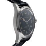 Hamilton Unknown H706050 (2024) - Black dial 42 mm Steel case (6/8)