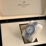 Patek Philippe Nautilus 7118/1451G-001 (2025) - White dial 35 mm White Gold case (2/8)