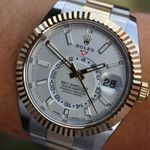 Rolex Sky-Dweller 326933 (2023) - 42 mm Gold/Steel case (1/8)