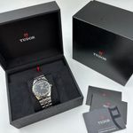 Tudor Royal 28600-0003 (2024) - Black dial 41 mm Steel case (3/8)