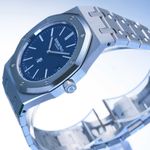 Audemars Piguet Royal Oak Jumbo 16202BC.OO.1240BC.02 (2024) - Blue dial 39 mm White Gold case (8/14)