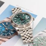Rolex Sky-Dweller 326933 (2024) - Green dial 42 mm Gold/Steel case (4/8)