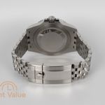 Rolex GMT-Master II 126710GRNR (2025) - Black dial 40 mm Steel case (4/6)