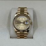 Rolex Day-Date 40 228238 (2024) - Champagne dial 40 mm Yellow Gold case (5/8)