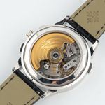 Patek Philippe World Time Chronograph 5930G-001 (2018) - Blue dial 40 mm White Gold case (6/8)