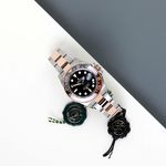 Rolex GMT-Master II 126711CHNR (2024) - Black dial 40 mm Gold/Steel case (2/8)