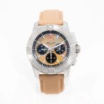 Breitling Avenger AB0147101A1X1 (2025) - Beige dial 44 mm Steel case (3/8)