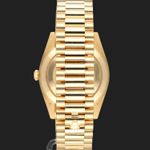 Rolex Day-Date 40 228238 (2021) - Champagne dial 40 mm Yellow Gold case (6/8)