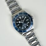Tudor Black Bay 79230B (2024) - Black dial 41 mm Steel case (4/8)