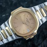 Patek Philippe Nautilus 3800/1JA (1991) - Champagne wijzerplaat 37mm Goud/Staal (1/8)