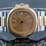 Patek Philippe Nautilus 3800/1JA (1991) - Champagne wijzerplaat 37mm Goud/Staal (2/8)