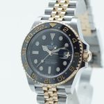 Rolex GMT-Master II 126713GRNR (2023) - Zwart wijzerplaat 40mm Goud/Staal (4/8)
