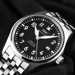 IWC Pilot Mark IW328202 (2023) - Zwart wijzerplaat 40mm Staal (3/7)