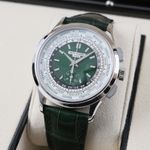 Patek Philippe World Time Chronograph 5930P-001 (2022) - Green dial 40 mm Platinum case (2/8)