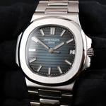 Patek Philippe Nautilus 5711 (Unknown (random serial)) - Blue dial 40 mm Steel case (5/8)