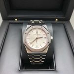 Audemars Piguet Royal Oak Selfwinding 15500ST.OO.1220ST.04 (2021) - Silver dial 41 mm Steel case (3/8)