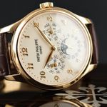 Patek Philippe Perpetual Calendar 5327J (2018) - White dial 39 mm Yellow Gold case (5/8)