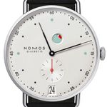 NOMOS Metro Datum Gangreserve 1101 (2026) - Zilver wijzerplaat 37mm Staal (1/1)