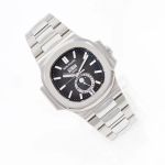 Patek Philippe Nautilus 5726/1A-001 (2015) - Black dial 41 mm Steel case (2/8)