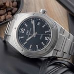 IWC Ingenieur Automatic IW322701 (Onbekend (willekeurig serienummer)) - Zwart wijzerplaat 43mm Staal (2/8)