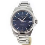 Longines Conquest L37204926 (2025) - Blue dial 38 mm Steel case (3/7)