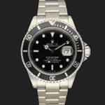 Rolex Submariner Date 16610 (2002) - Zwart wijzerplaat 40mm Staal (3/8)