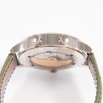 Patek Philippe Calatrava 5524G-010 (2025) - Beige dial 42 mm White Gold case (7/8)