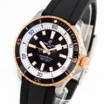 Breitling Superocean 42 U17375211B1S1 (2025) - Black dial 42 mm Steel case (1/8)