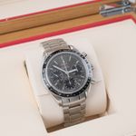 Omega Speedmaster Date 323.30.40.40.06.001 (2016) - Grey dial 40 mm Steel case (2/8)