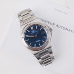 IWC Ingenieur Automatic IW328907 (2025) - Blue dial 40 mm Steel case (2/8)