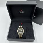 Tudor Black Bay S&G 79673-0005 (2024) - Zwart wijzerplaat 39mm Goud/Staal (4/8)