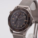 Omega Seamaster Diver 300 M 210.90.42.20.01.001 (2025) - Brown dial 42 mm Titanium case (5/8)