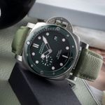 Panerai Luminor Submersible PAM01287 (Unknown (random serial)) - Green dial 44 mm Steel case (2/8)