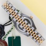 Unknown Unknown 179173 - (6/8)