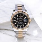 Rolex Sky-Dweller 326933 (2019) - Black dial 42 mm Steel case (3/8)