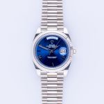 Rolex Day-Date 40 228239 (2022) - Blue dial 40 mm White Gold case (3/8)