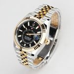 Rolex Sky-Dweller 336933 (2024) - 42 mm Gold/Steel case (4/8)