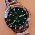 Mido Ocean Star M042.430.11.091.00 (2025) - Green dial 43 mm Steel case (2/8)