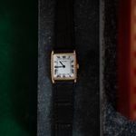 Cartier Tank 96041 (Unknown (random serial)) - White dial 30 mm Yellow Gold case (5/8)