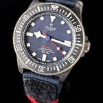Tudor Pelagos 25707KN (2025) - Blue dial 42 mm Carbon case (3/4)