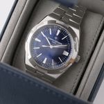 Vacheron Constantin Overseas 4520V/210A-B128 (2024) - Blauw wijzerplaat 41mm Staal (3/8)